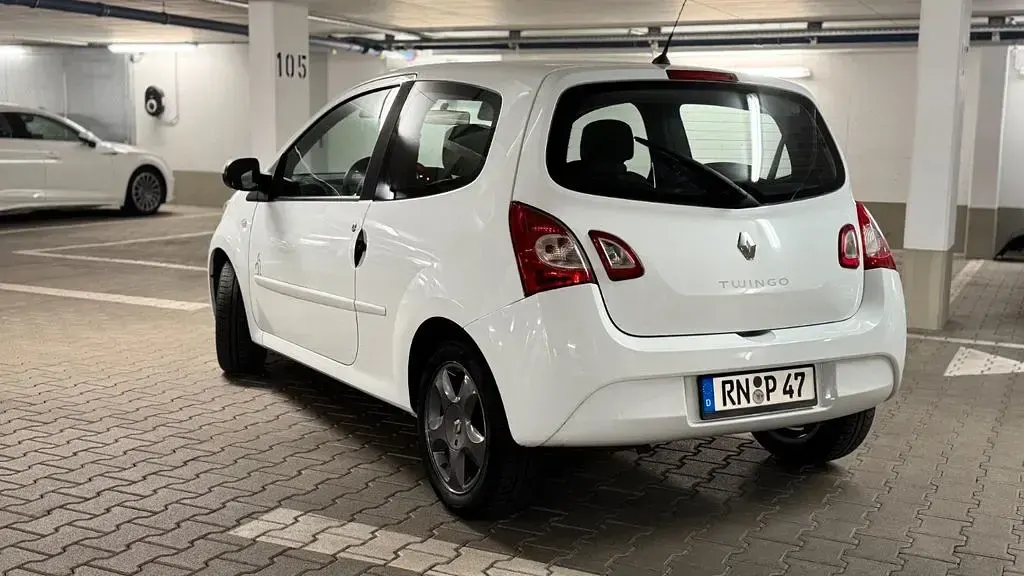 Second-hand Renault Twingo Initiale Paris 75 CP (55 kW) 2014 Alb Hatchback