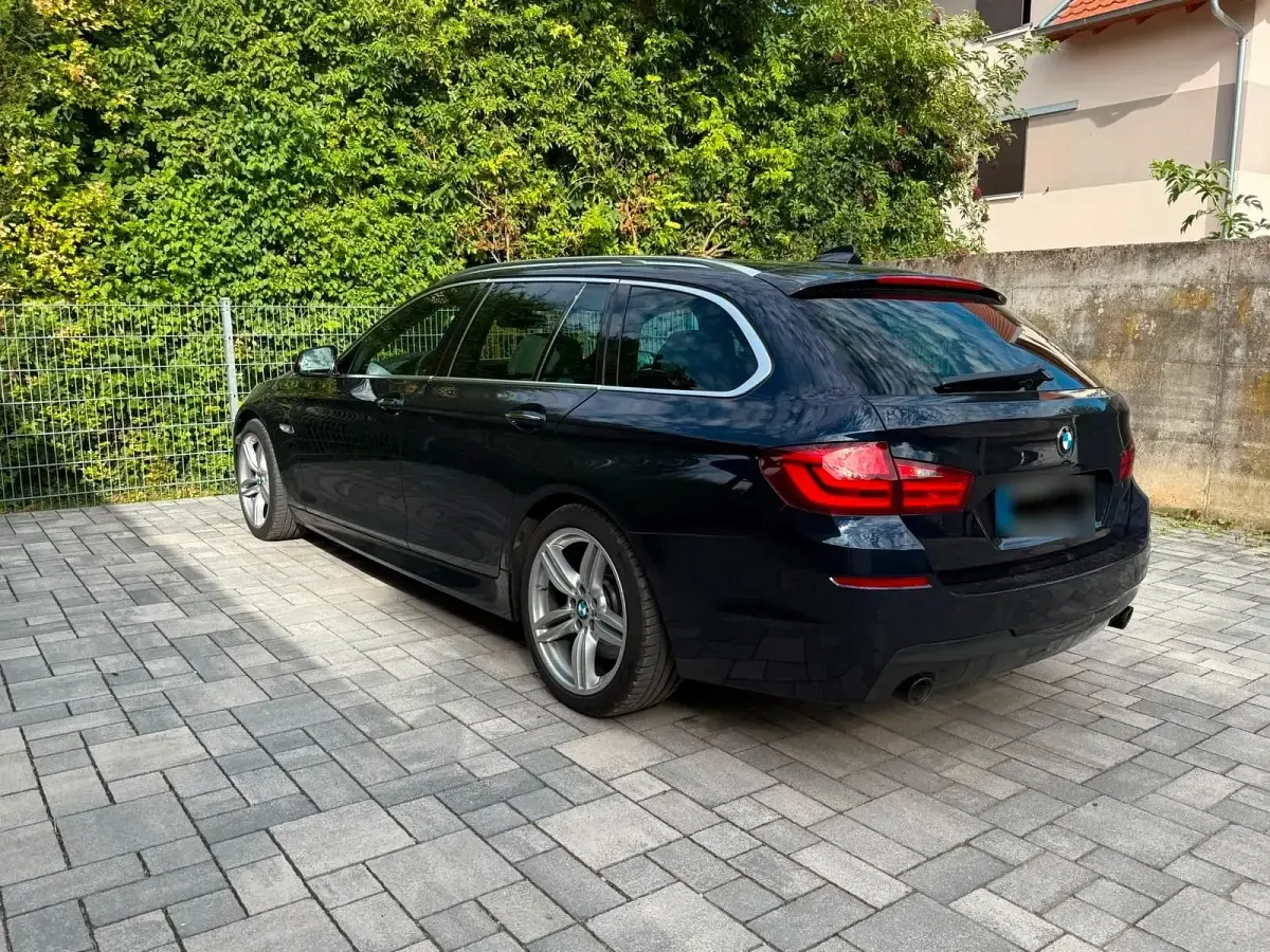 Gebraucht BMW 535 M Sport 313 PS (230 kW) 2011 Blau Kombi