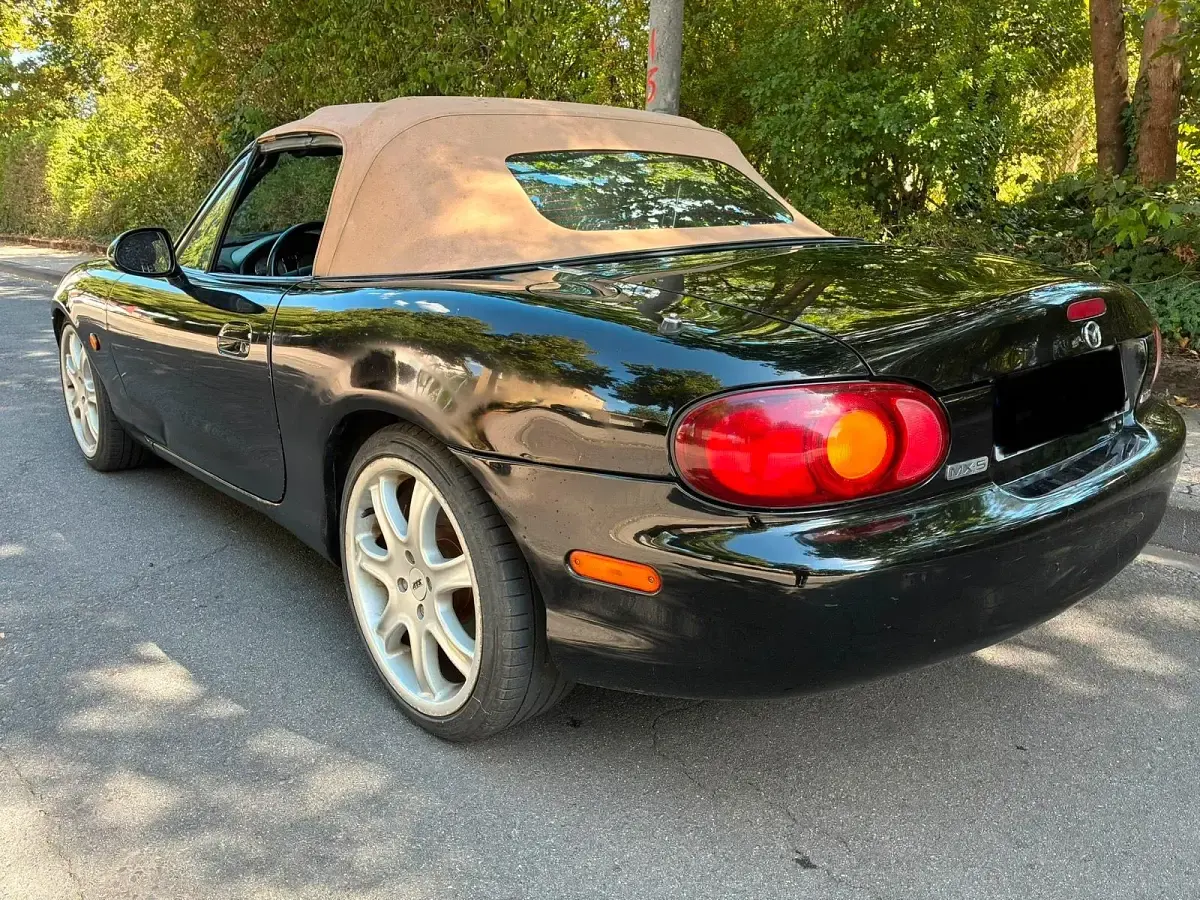 Gebraucht Mazda MX5 110 PS (80 kW) 2000 Schwarz Cabrio