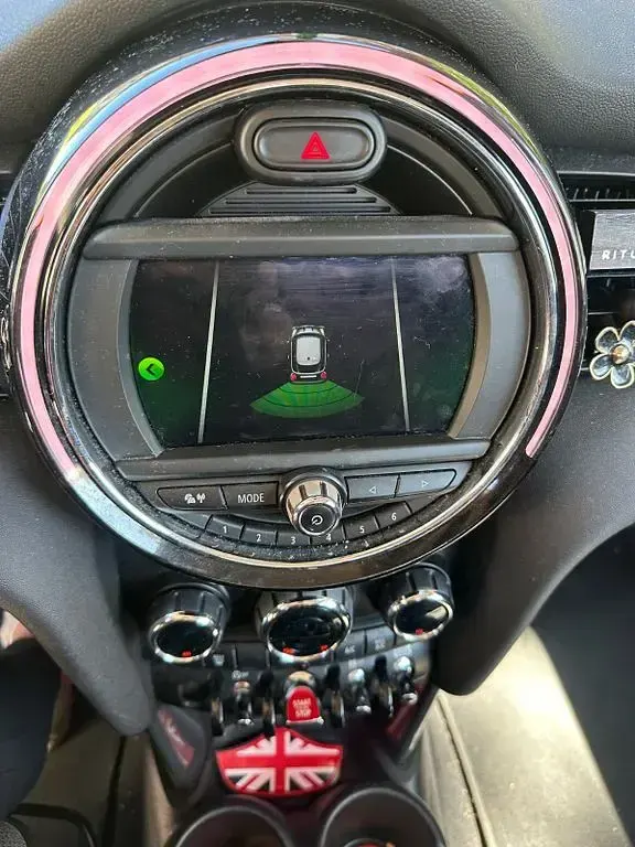Usado Mini ONE 102 CV (75 kW) 2019 Negro Utilitario