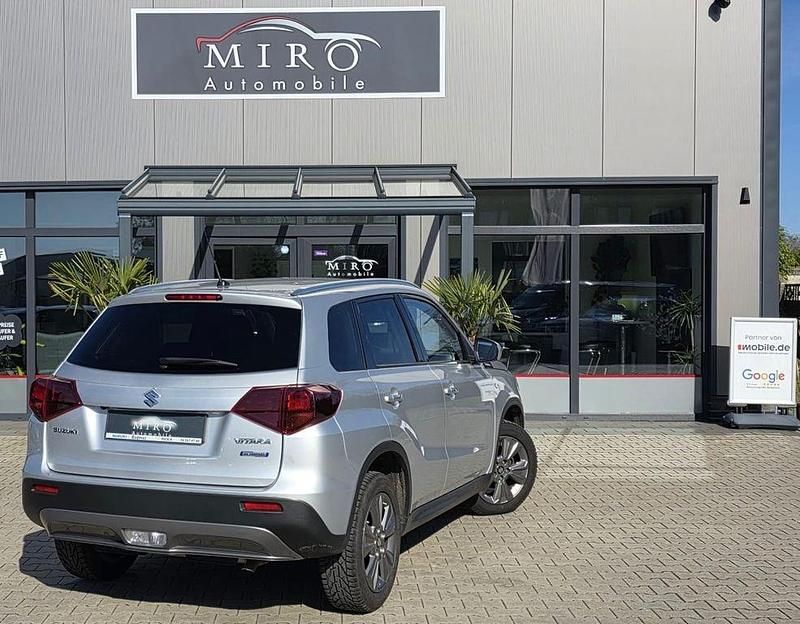 Gebraucht Suzuki Vitara Comfort 129 PS (94 kW) 2023 Silber SUV