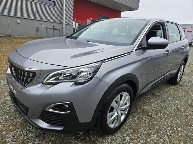 Grau Gebraucht 2020 Peugeot 5008 Van / Kleinbus | 14.875 € - Bild 1/4
