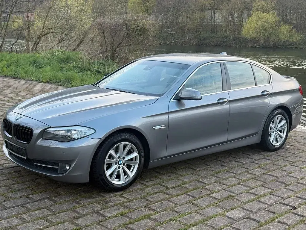 Gebraucht BMW 525 204 PS (150 kW) 2010 Grau Limousine