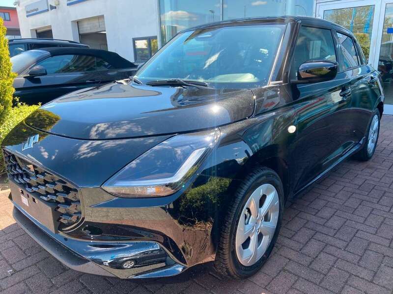 Super black pearl Neu 2025 Suzuki Swift Comfort Kleinwagen | 19.780 € - Bild 1/4