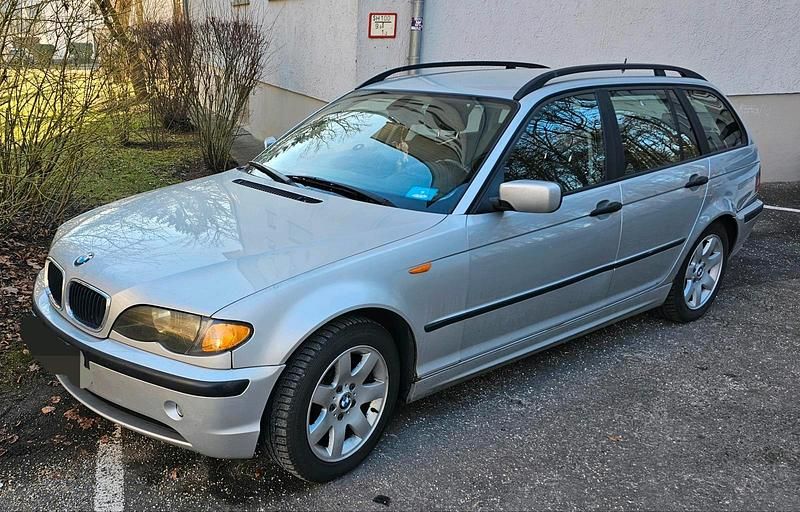 Silber Gebraucht 2003 BMW 320 Kombi | 1.400 € (Fairer Preis) - Bild 1/4