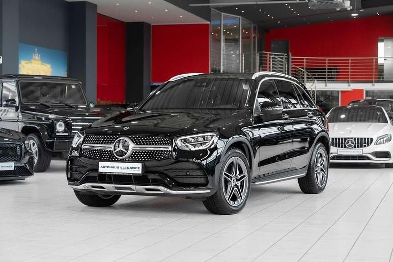 Schwarz Gebraucht 2021 Mercedes GLC200 AMG line SUV | 37.980 € (Superpreis) - Bild 1/4