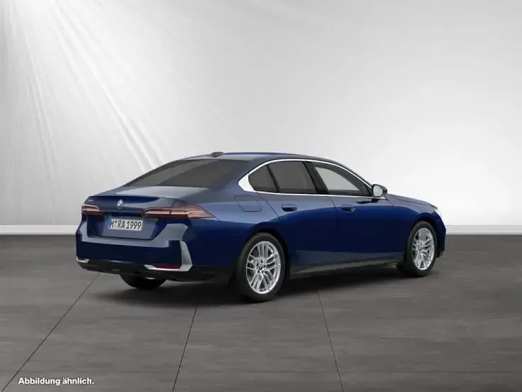 Gebraucht BMW 520 Sport Line 197 PS (144 kW) 2025 Bmw individual tansanitblau metallic Limousine