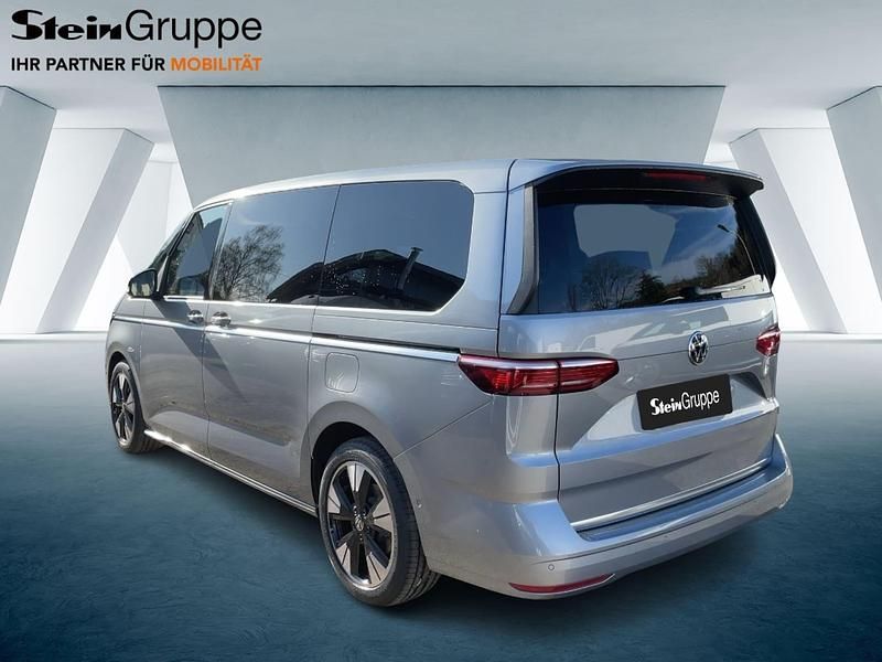 Gebraucht VW Multivan Style 150 PS (110 kW) 2025 Silber Van / Kleinbus