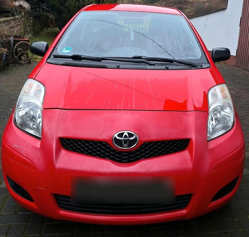 Gebraucht Toyota Yaris 69 PS (50 kW) 2009 Rot Kleinwagen