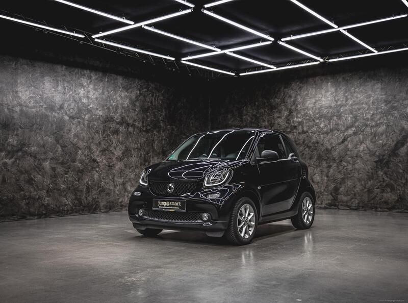 Schwarz Gebraucht 2018 Smart ForTwo Coupé Passion Coupé | 17.222 € (Etwas zu teuer) - Bild 1/4