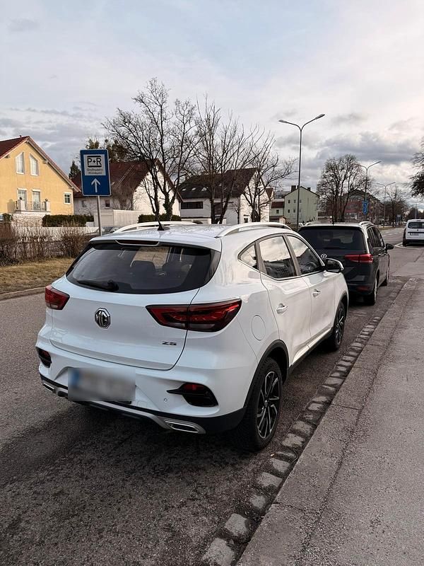 Gebraucht MG ZS Luxury 106 PS (77 kW) 2024 Weiß SUV