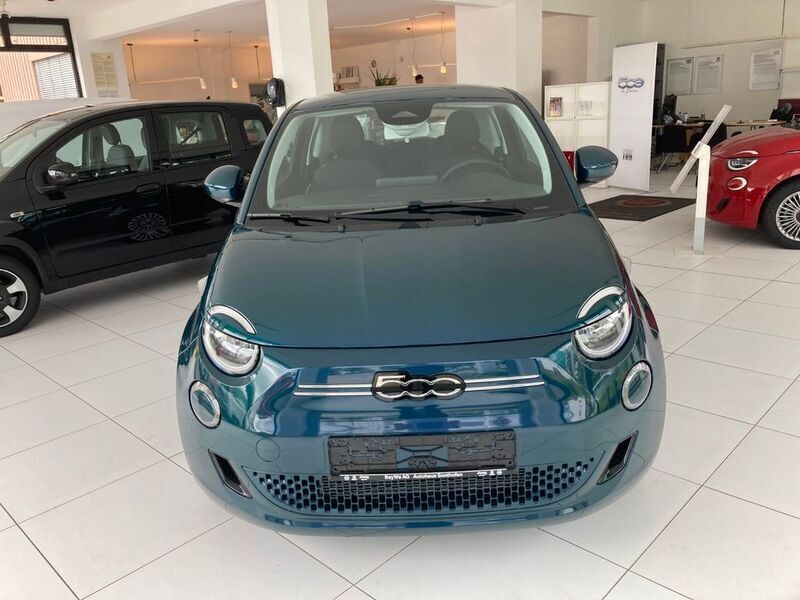 Grün Gebraucht 2023 Fiat 500e Tech Kleinwagen | 25.800 € (Teuer) - Bild 1/4