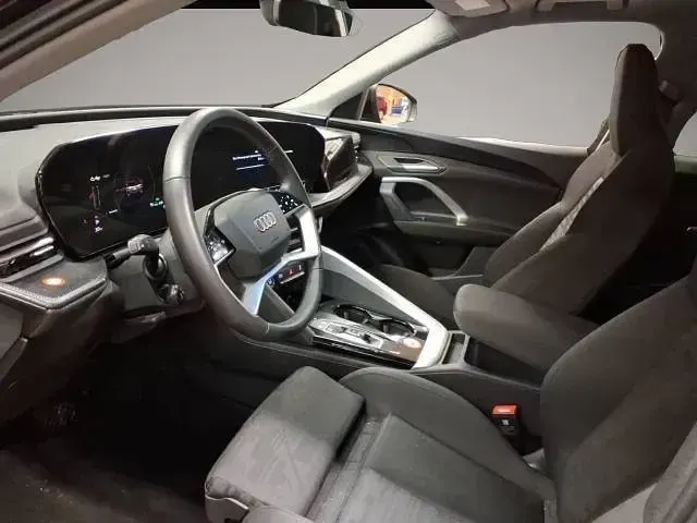 Gebraucht Audi Q5 Comfort 204 PS (150 kW) 2025 Manufacturer SUV