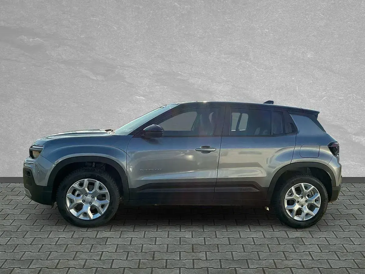 Neu Jeep Avenger Altitude 101 PS (74 kW) 2025 Granite grey / volcano black SUV