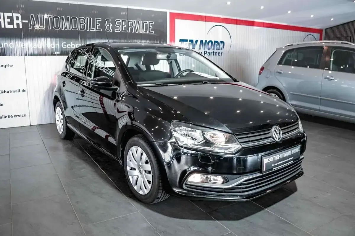 Gebraucht VW Polo Comfortline 90 PS (66 kW) 2015 Schwarz Limousine