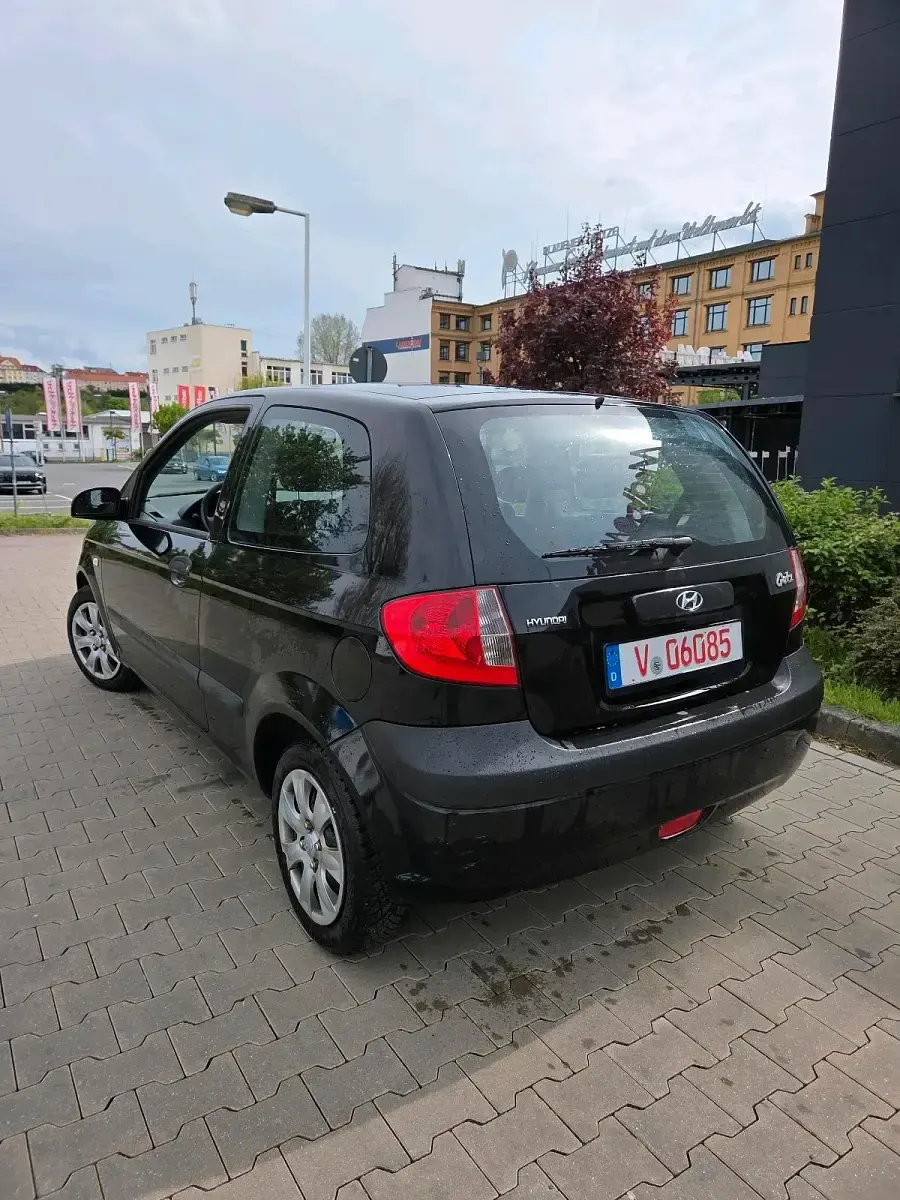 Second-hand Hyundai Getz 65 CP (47 kW) 2007 Negru Hatchback