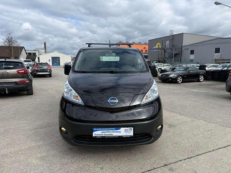 Gebraucht Nissan Evalia 80 kW (109 PS) 2015 Black (m) Van / Kleinbus