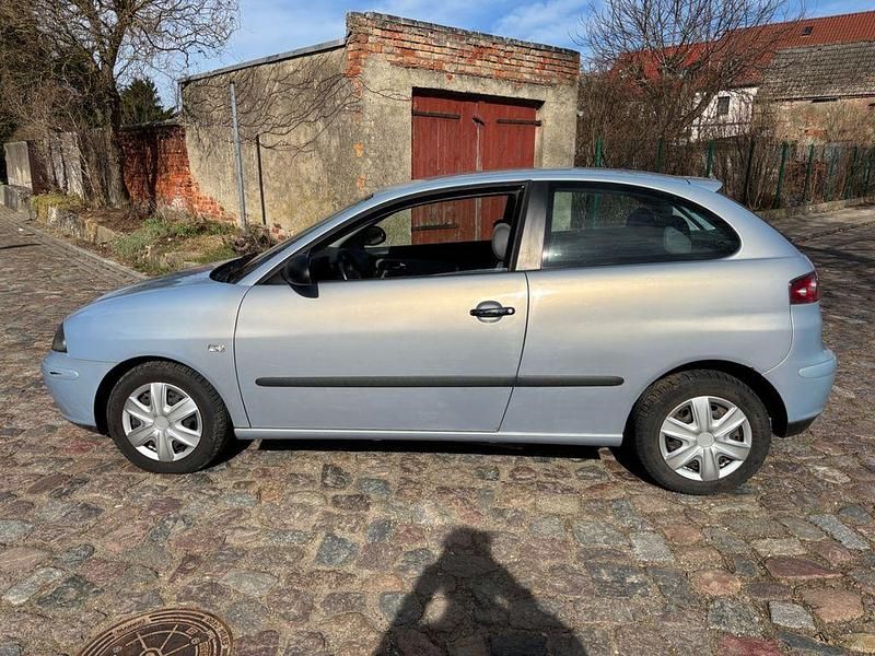 Gebraucht Seat Ibiza Stella 75 PS (55 kW) 2002 Blau Kleinwagen