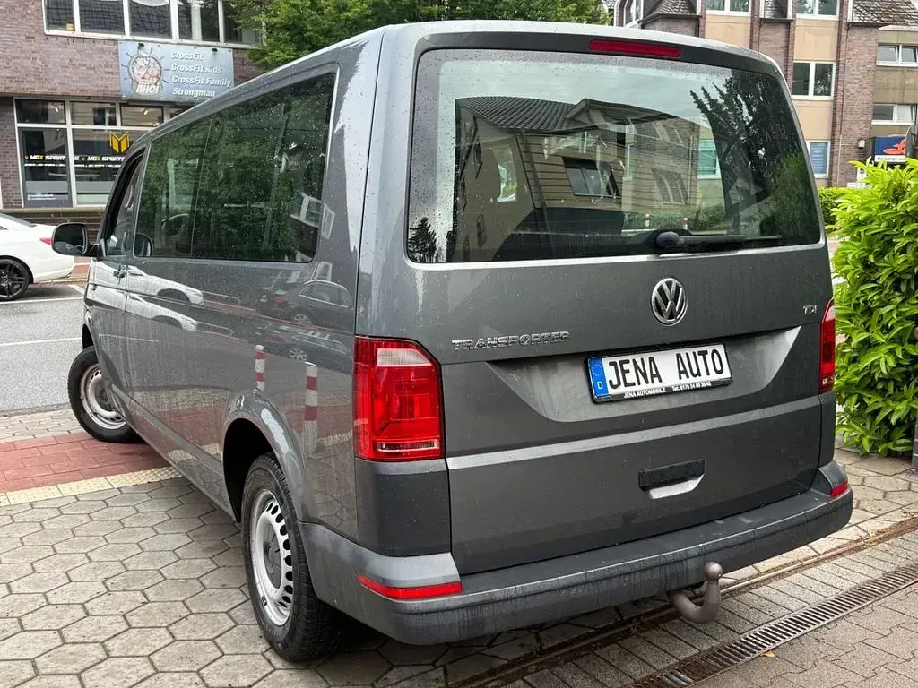 Gebraucht VW T6 102 PS (75 kW) 2016 Grau Van