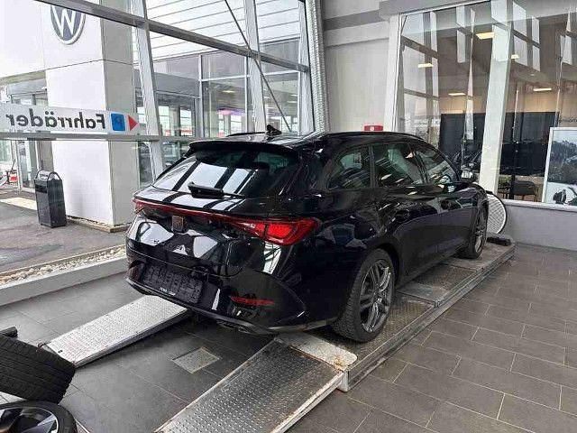 Gebraucht Cupra Leon 150 PS (110 kW) 2024 Mitternachtsschwarz Kombi