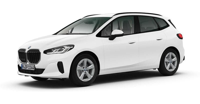 Weiß Gebraucht 2025 BMW 220 Active Tourer Luxury Line Van / Kleinbus | 31.493 € (Guter Preis) - Bild 1/4