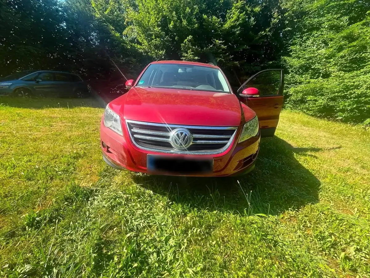 Gebraucht VW Tiguan 140 PS (102 kW) 2009 Rot SUV