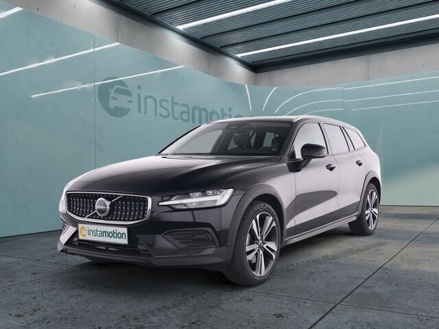 Gebraucht Volvo V60 CC Plus 197 PS (144 kW) 2023 Schwarz Kombi