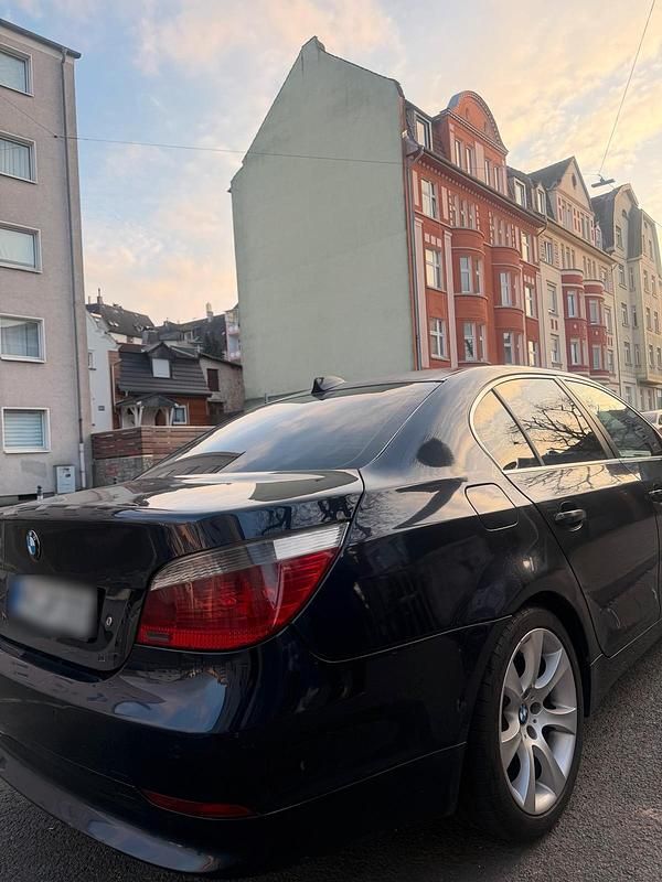 Gebraucht BMW 525 177 PS (130 kW) 2006 Blau Limousine