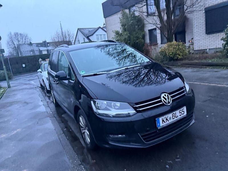 Schwarz Gebraucht 2015 VW Sharan Comfortline Van / Kleinbus | 9.999 € (Superpreis) - Bild 1/4