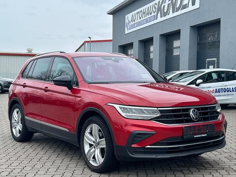 Gebraucht VW Tiguan Active 150 PS (110 kW) 2022 Rot SUV