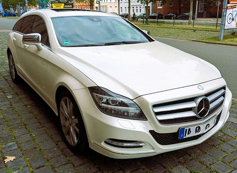 Gebraucht Mercedes CLS250 Shooting Brake 204 PS (150 kW) 2012 Weiß Kombi