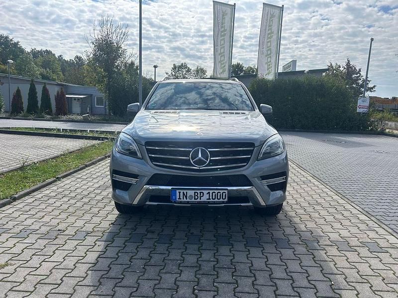 Gebraucht Mercedes ML350 258 PS (189 kW) 2012 Grau SUV