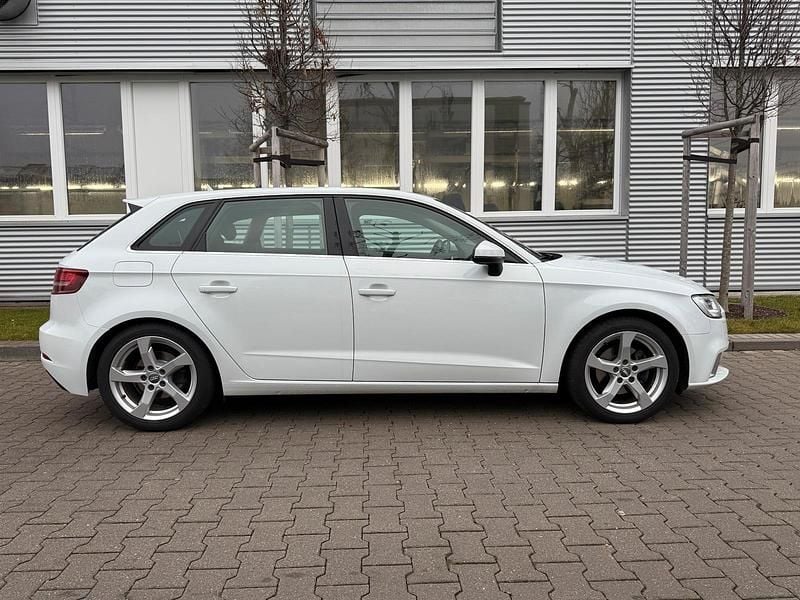 Second-hand Audi A3 Basis 150 CP (110 kW) 2017 Alb Berlinǎ