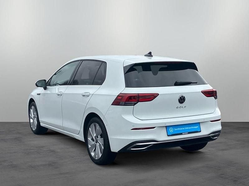Gebraucht VW Golf VIII Style 190 PS (139 kW) 2022 Pure white Limousine