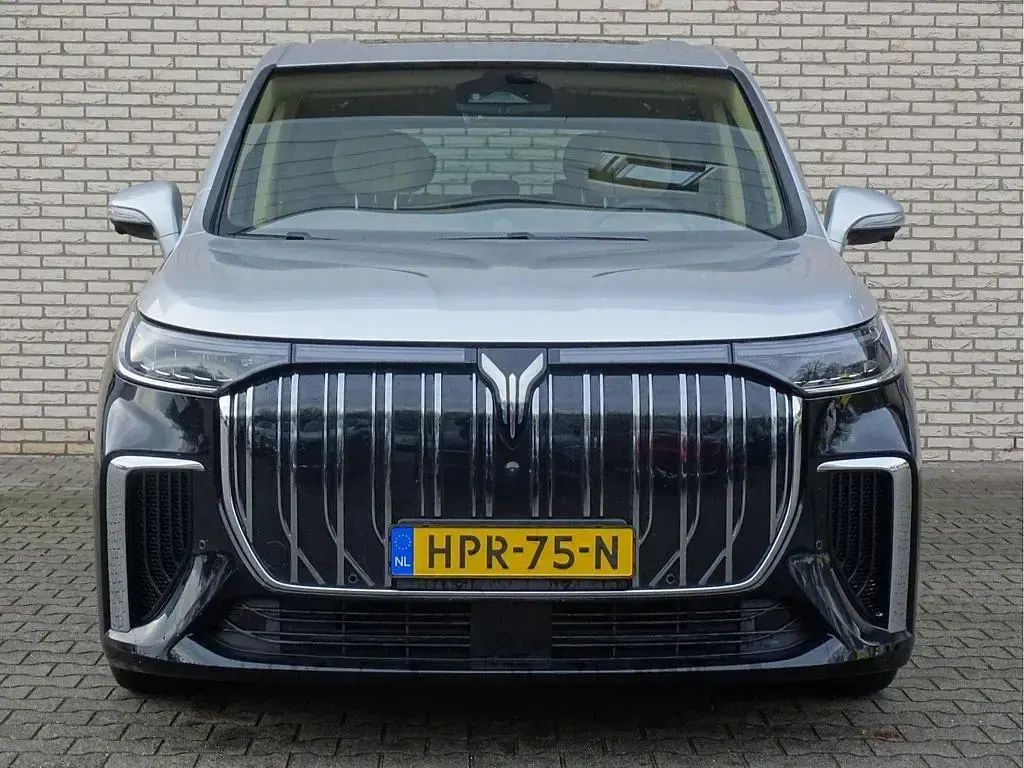 Gebraucht Voyah Dream 319 kW (435 PS) 2025 Schwarz Van / Kleinbus