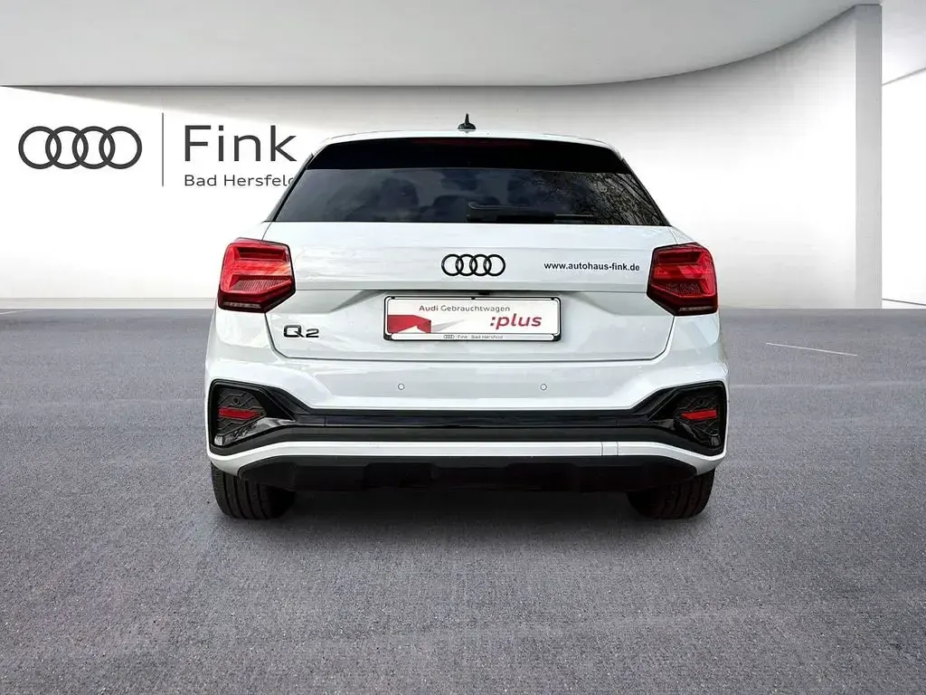 Gebraucht Audi Q2 S-Line 150 PS (110 kW) 2024 Gletscherweiß metallic SUV