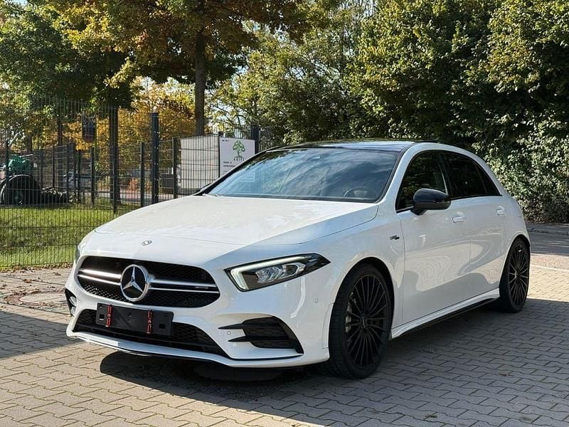 Weiß Gebraucht 2020 Mercedes A35 AMG Night Limousine | 32.499 € (Guter Preis) - Bild 1/4