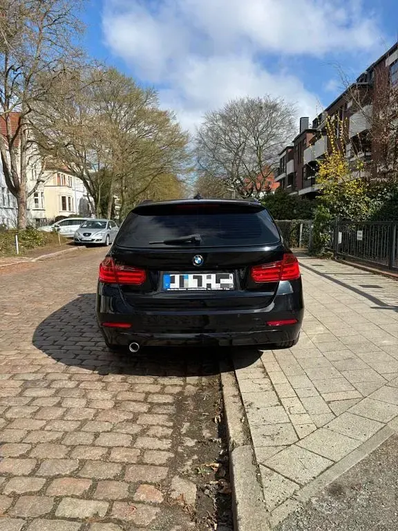 Gebraucht BMW 320 184 PS (135 kW) 2013 Schwarz Kombi