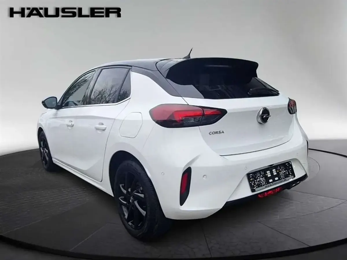 Gebraucht Opel Corsa Ultimate 131 PS (96 kW) 2022 Jade weiss/arktis weiss Kleinwagen