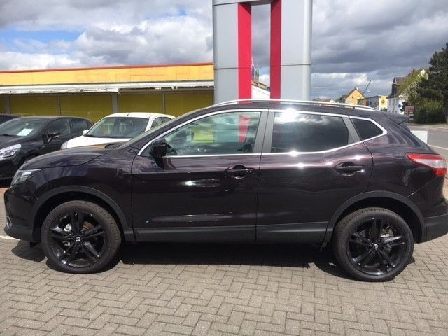 Gebraucht Nissan Qashqai N-Connecta 131 PS (96 kW) 2017 Andere farbe metallic SUV