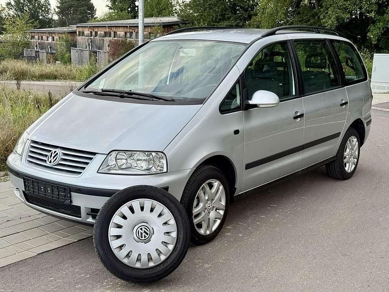 Silber Gebraucht 2009 VW Sharan Van / Kleinbus | 9.500 € - Bild 1/4