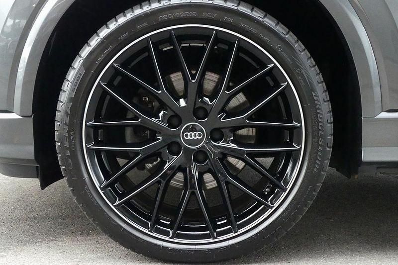 Gebraucht Audi Q2 S-Line 150 PS (110 kW) 2020 Grau SUV