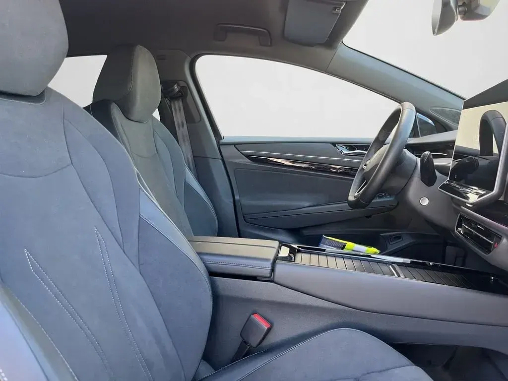 Gebraucht VW ID.7 Pro 210 kW (286 PS) 2025 Aquamarinblau metallic Coupé