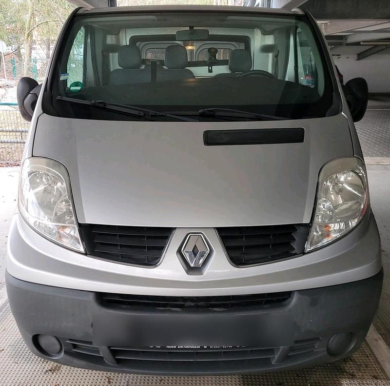 Gebraucht Renault Trafic 146 PS (107 kW) 2009 Silber Van / Kleinbus