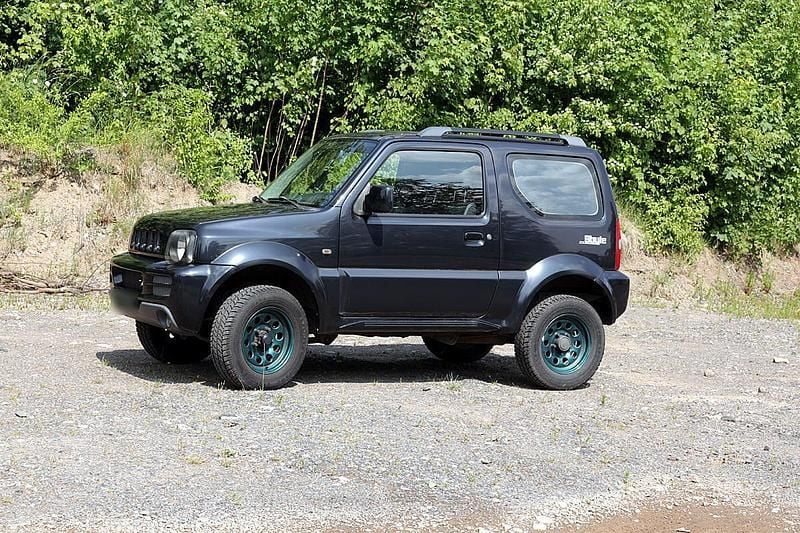 Gebraucht Suzuki Jimny 86 PS (63 kW) 2011 Schwarz SUV