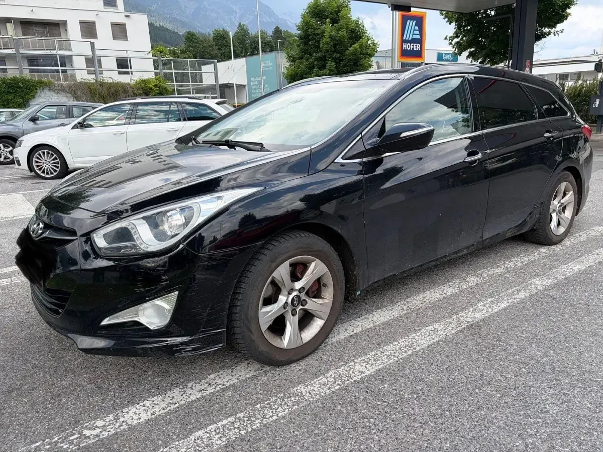 Gebraucht Hyundai i40 Style 136 PS (100 kW) 2012 Schwarz Kombi