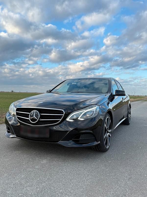 Gebraucht Mercedes E350 258 PS (189 kW) 2016 Schwarz Limousine
