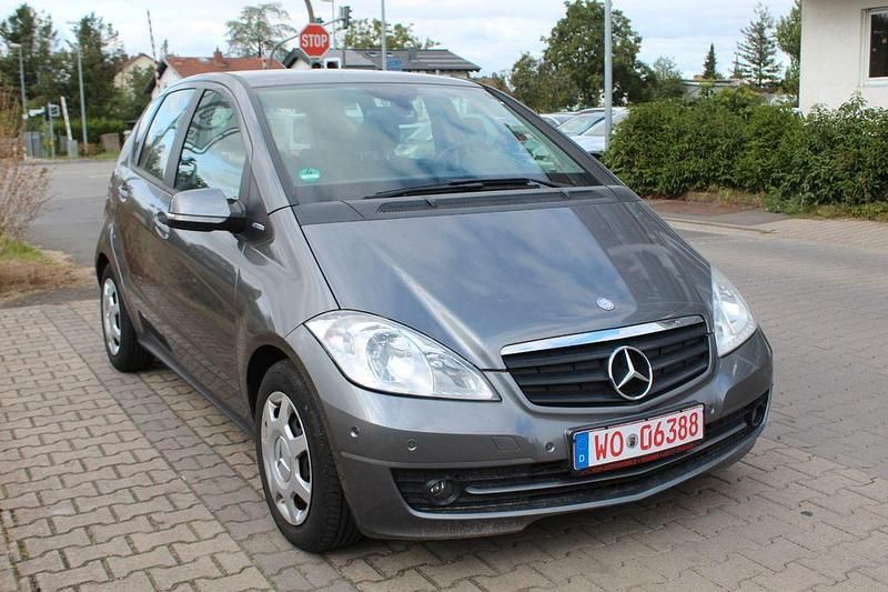 Gebraucht Mercedes A160 82 PS (60 kW) 2010 Grau Limousine