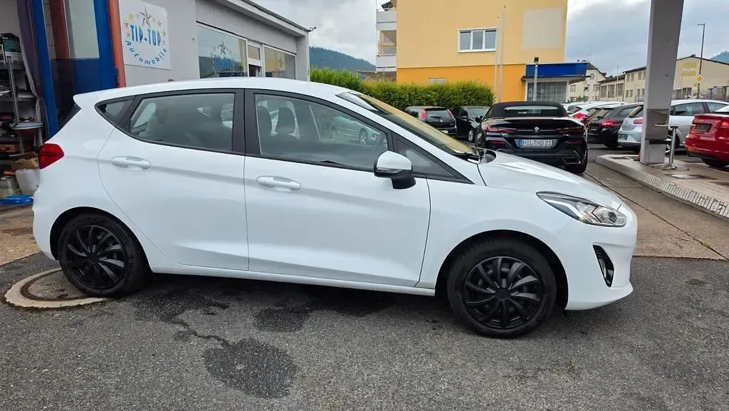 Gebraucht Ford Fiesta Cool & Connect 101 PS (74 kW) 2017 Weiß Kleinwagen