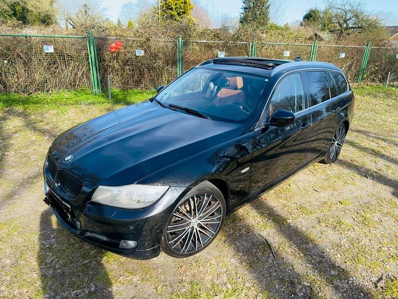 Gebraucht BMW 330 245 PS (180 kW) 2012 Schwarz Kombi